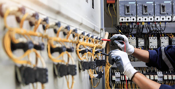 Professional Electrician technician working in Bloomington, IN